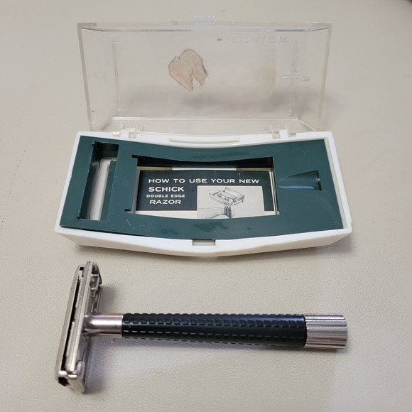 Vintage Schick Double Edge Safety Razor With Box and Directions Insert - Picture 6 of 9